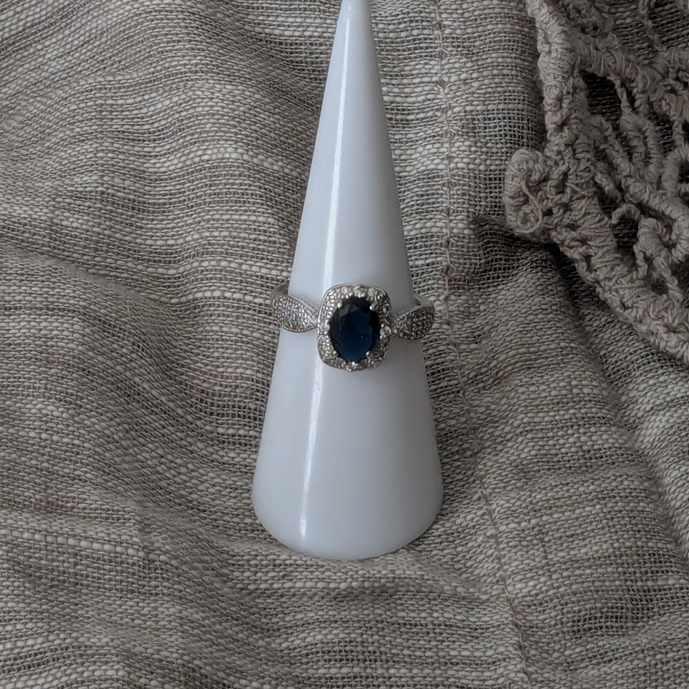 Elegant Silver and Blue Gemstone Ring